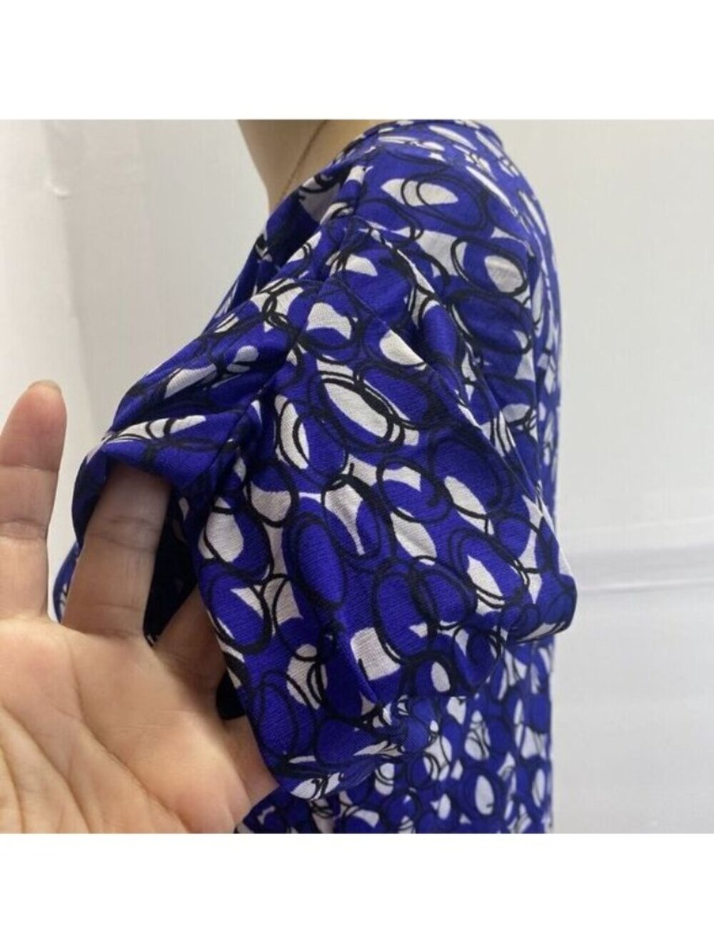Anne Klein Women’s Blouse Top Short Sleeve V Neck Blue White Size M Pre Owned - Picture 8 of 11